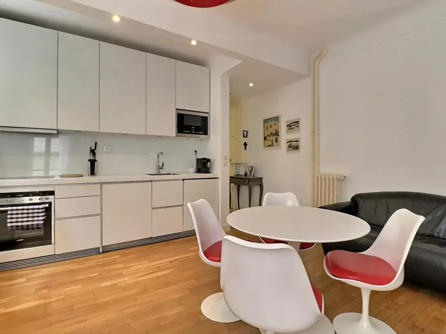 Immagine 4 di Appartamento in affitto  in Avenue de Breteuil a Paris 07