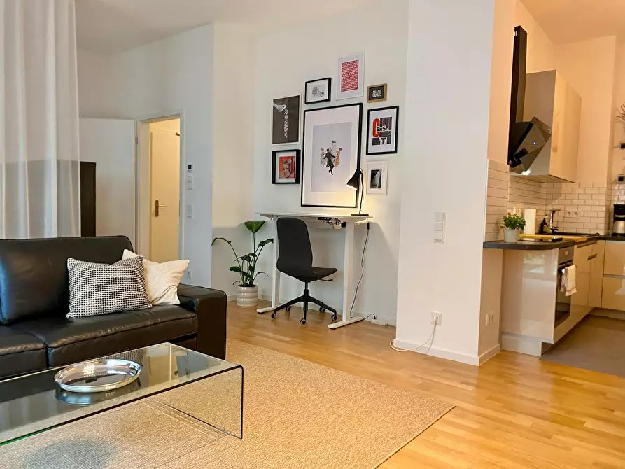 Immagine 5 di Appartamento in affitto  in Columbiadamm a Berlin Kreuzberg