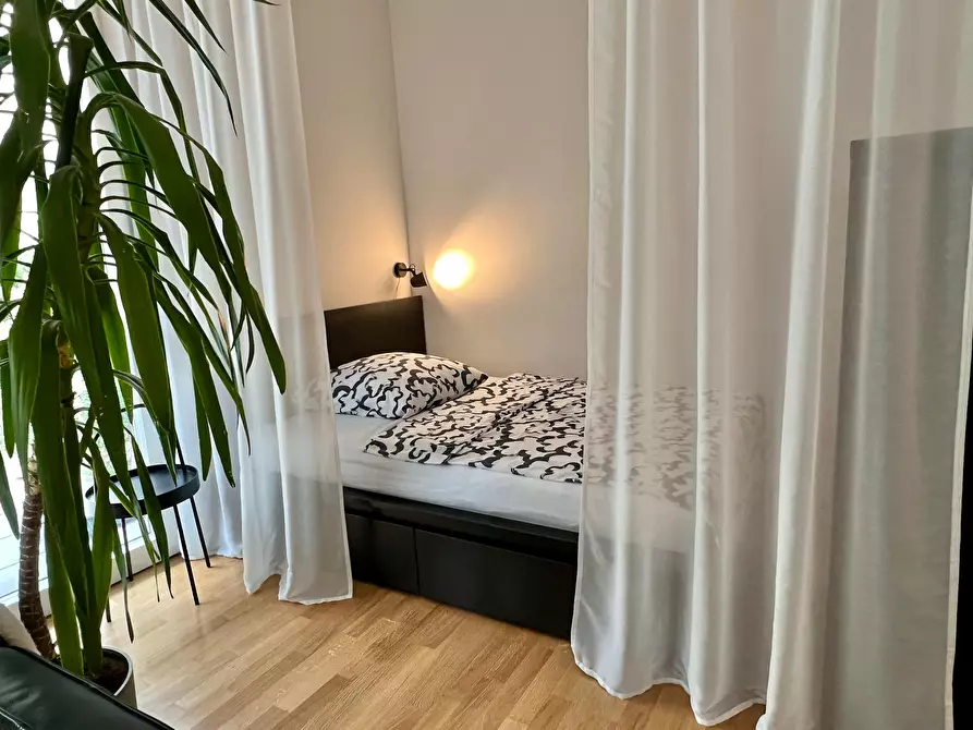 Immagine 3 di Appartamento in affitto  in Columbiadamm a Berlin Kreuzberg