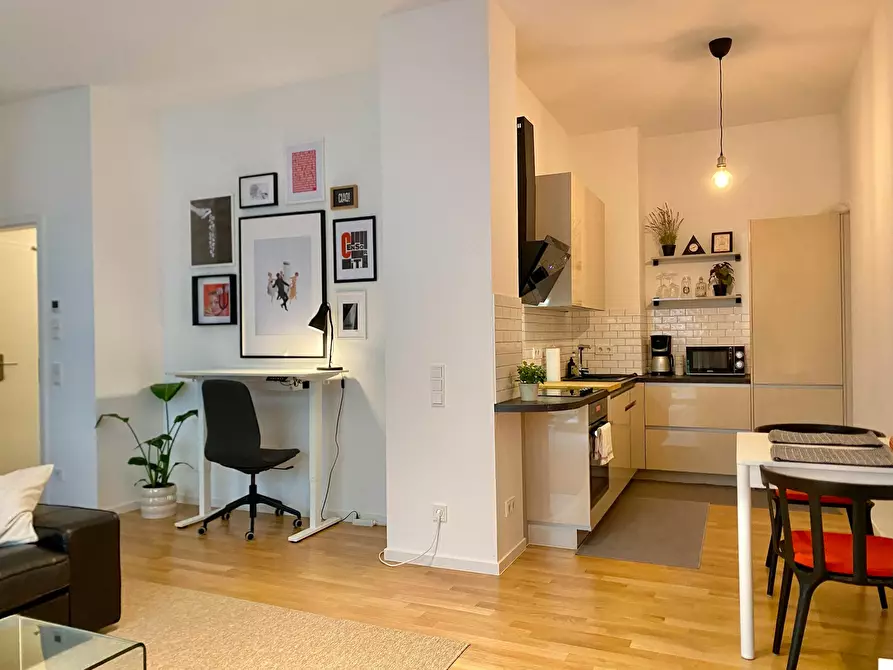 Immagine 10 di Appartamento in affitto  in Columbiadamm a Berlin Kreuzberg