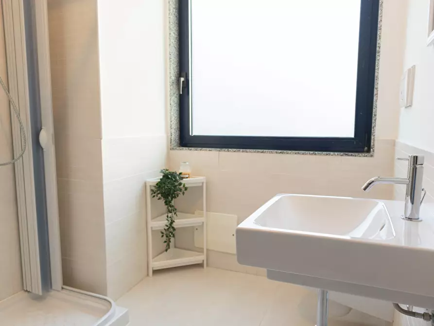 Immagine 5 di Camera in affitto  in Via Dante Alighieri a Cagliari