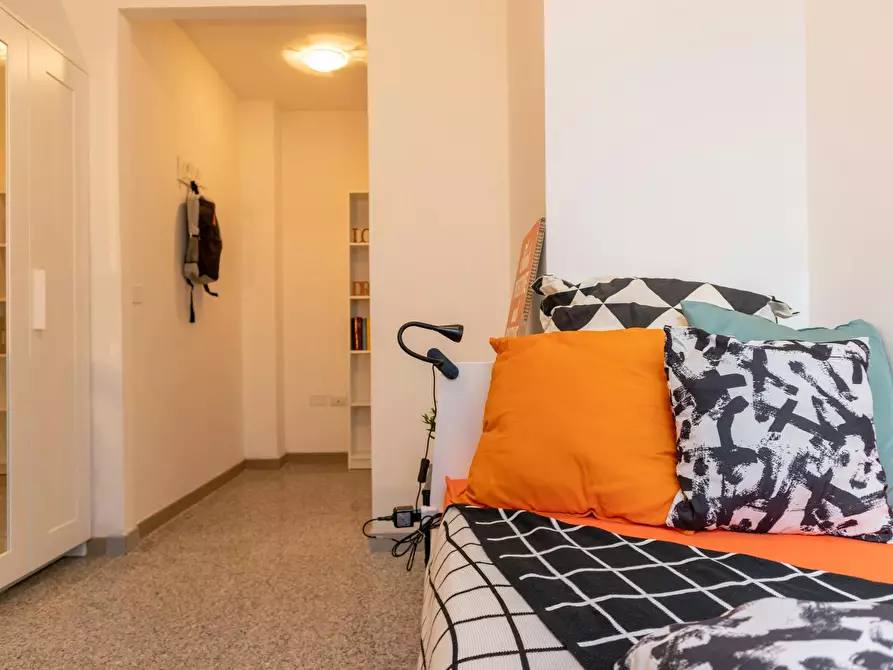 Immagine 2 di Camera in affitto  in Via Dante Alighieri a Cagliari