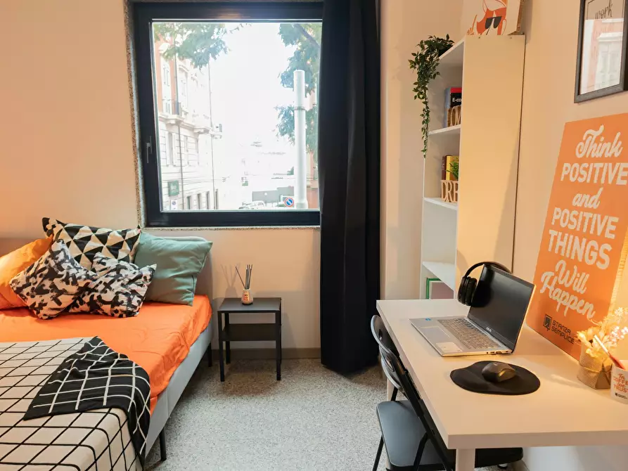 Immagine 2 di Camera in affitto  in Via Dante Alighieri a Cagliari