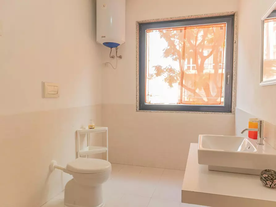 Immagine 4 di Camera in affitto  in Via Dante Alighieri a Cagliari