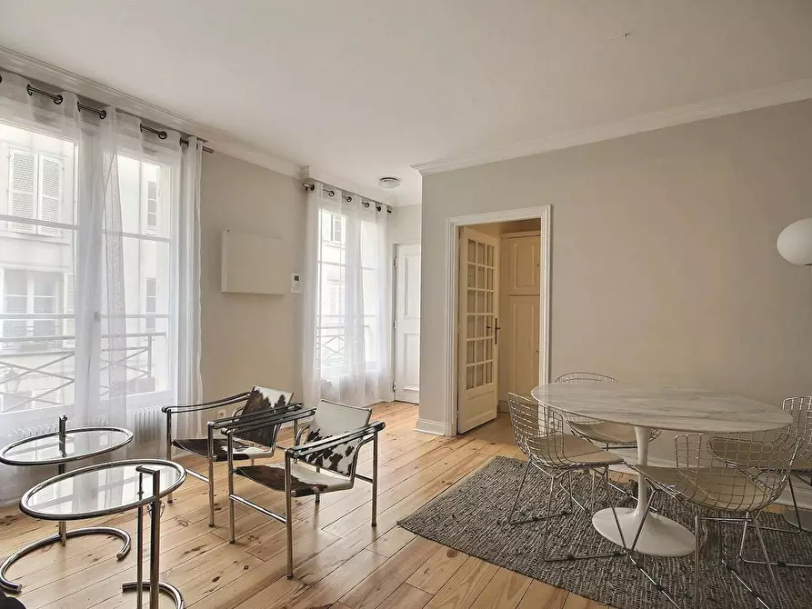 Immagine 1 di Appartamento in affitto  in Rue Pierre Leroux a Paris 07