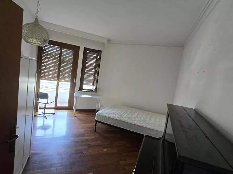 Immagine 2 di Camera in affitto  in Via Tripoli a Roma