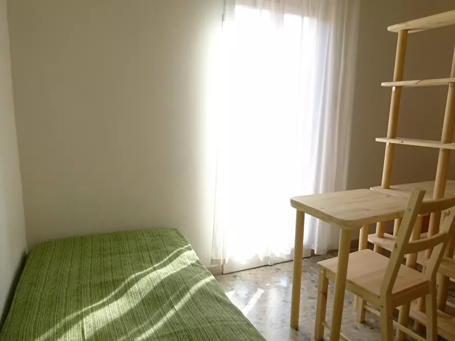 Immagine 5 di Camera condivisa in affitto  in Via Palestro a Bologna