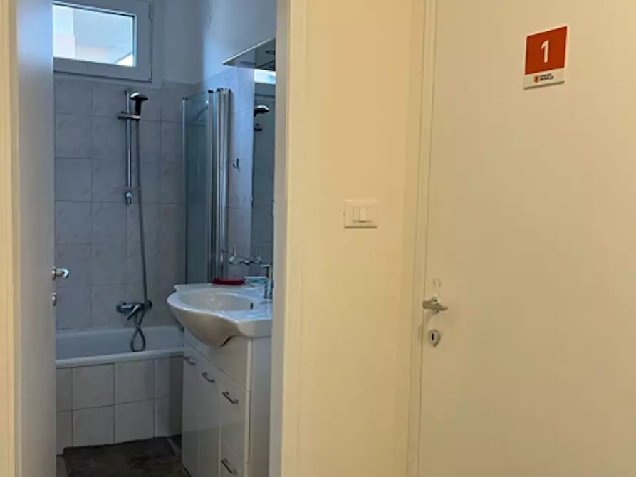 Immagine 8 di Camera in affitto  in Via Giovanni Gramego a Verona