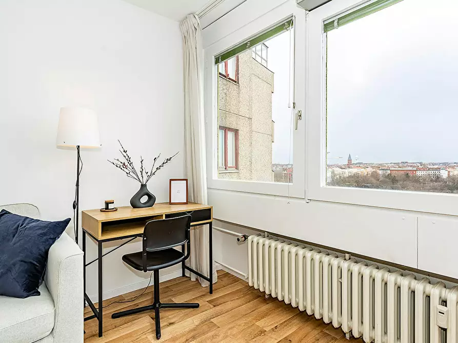 Immagine 4 di Appartamento in affitto  in Mehringplatz a Berlin Kreuzberg