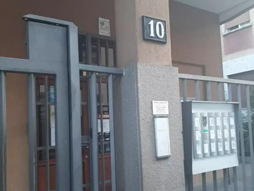 Immagine 3 di Camera condivisa in affitto  in Via Flumendosa a Milano