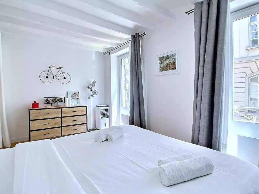 Immagine 10 di Appartamento in affitto  in Rue de la Montagne Sainte Geneviève a Paris 05