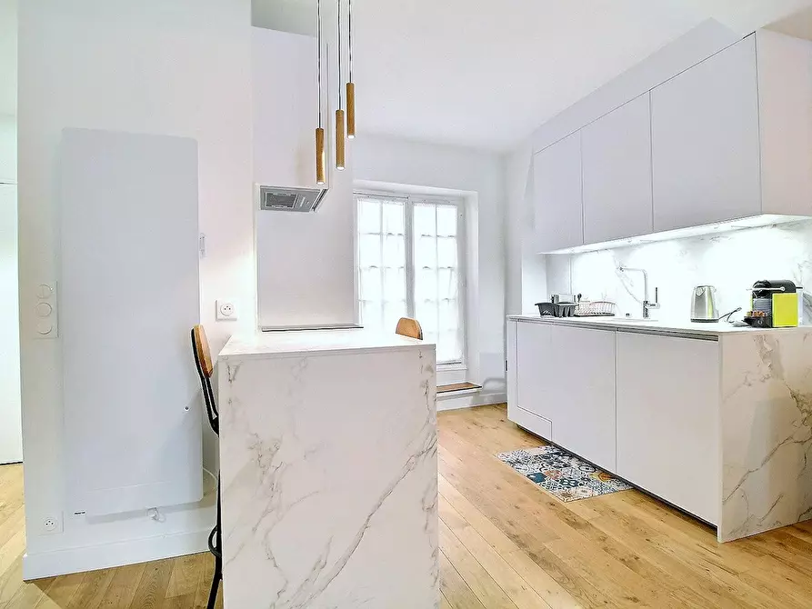 Immagine 6 di Appartamento in affitto  in Rue de la Montagne Sainte Geneviève a Paris 05