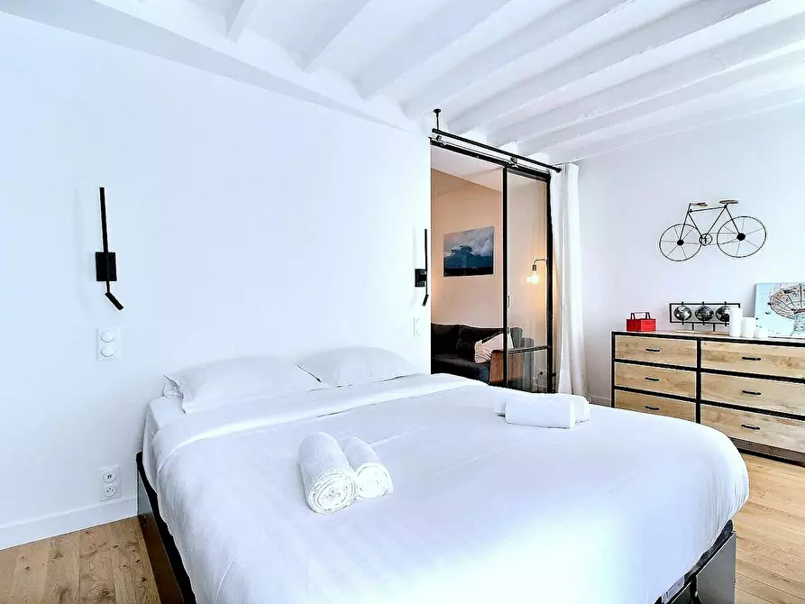 Immagine 9 di Appartamento in affitto  in Rue de la Montagne Sainte Geneviève a Paris 05