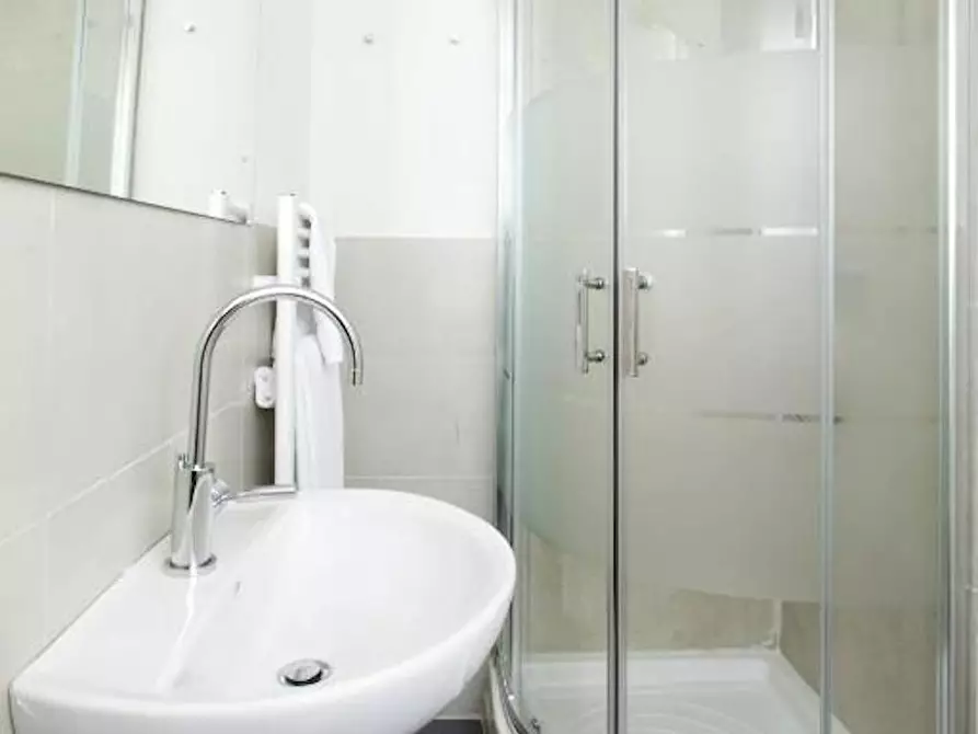 Immagine 2 di Camera in affitto  in Via Frusa a Firenze