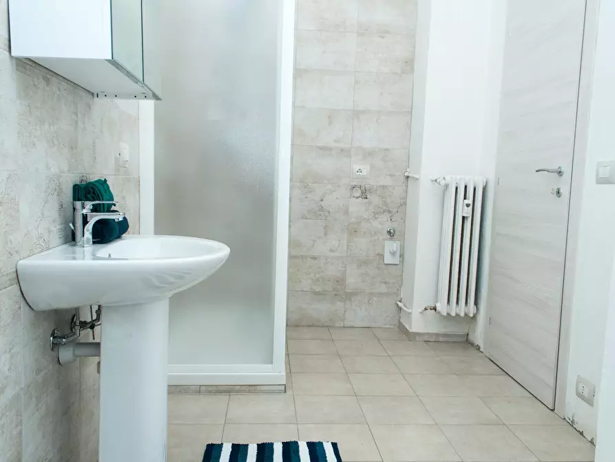 Immagine 5 di Camera in affitto  in Piazza Tancredi Galimberti a Torino