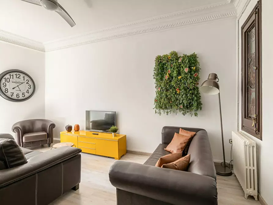 Immagine 2 di Appartamento in affitto  in Carrer Creu Coberta a Barcelona