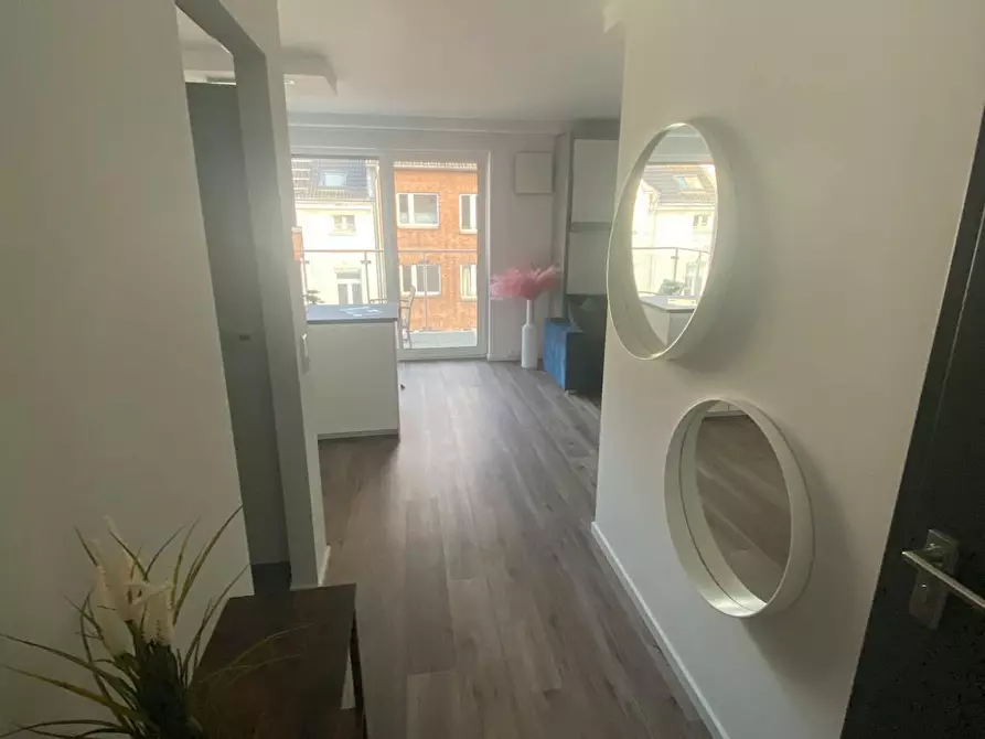 Immagine 2 di Appartamento in affitto  in Brunnenstraße a Düsseldorf