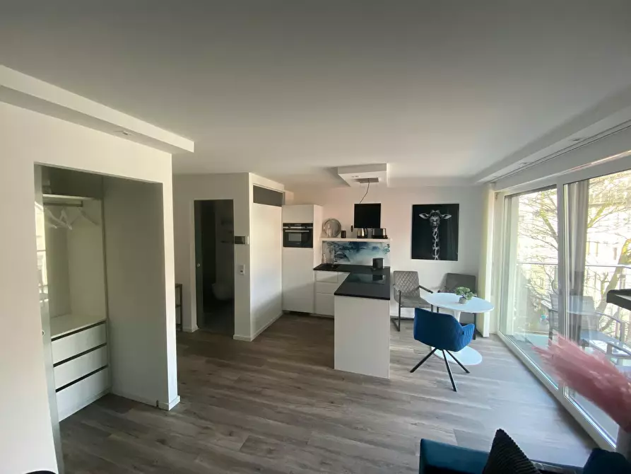 Immagine 4 di Appartamento in affitto  in Brunnenstraße a Düsseldorf