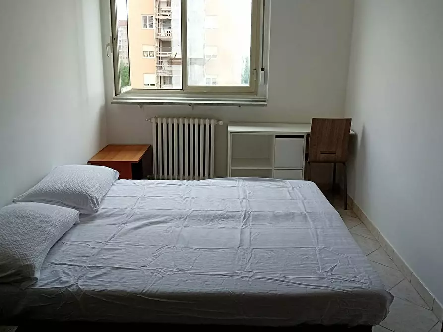 Immagine 1 di Camera in affitto  in Via Celeste Negarville a Torino