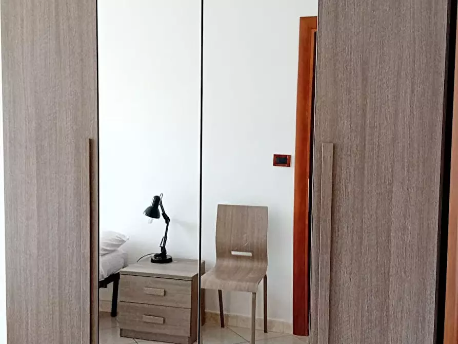 Immagine 8 di Camera in affitto  in Via Celeste Negarville a Torino