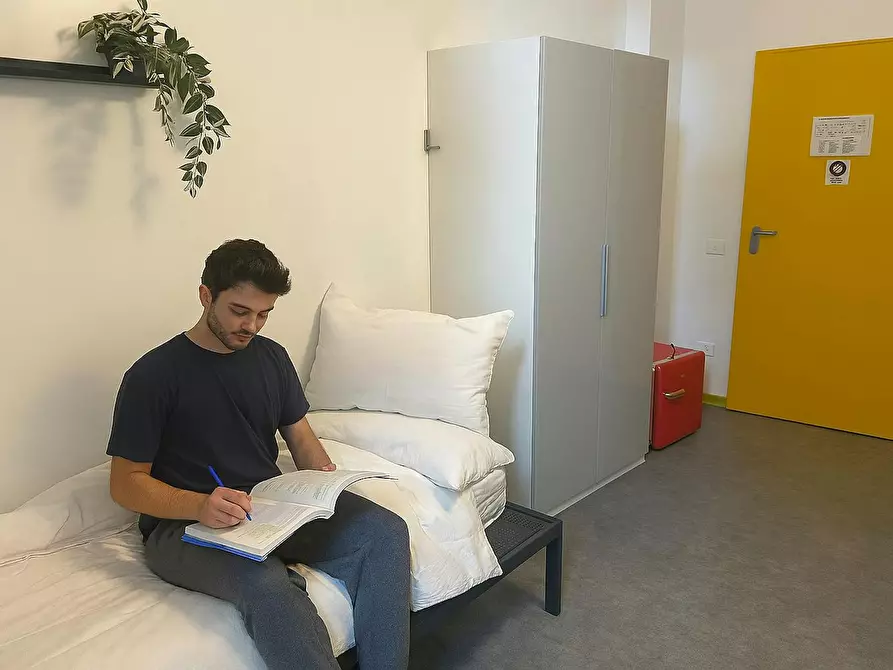 Immagine 1 di Camera in affitto  in Via Camillo Casarini a Bologna