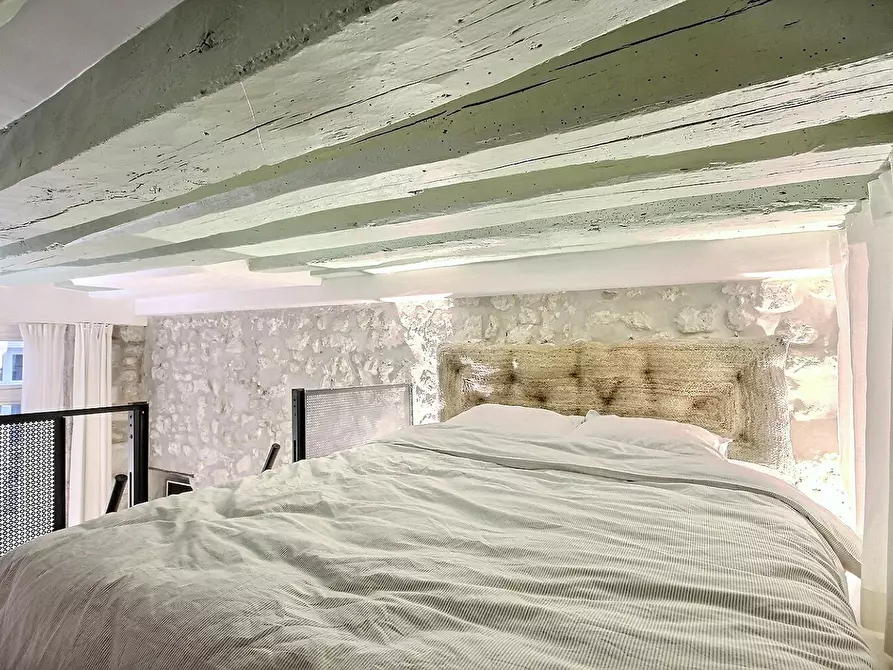 Immagine 8 di Appartamento in affitto  in Rue des Gravilliers a Paris 03