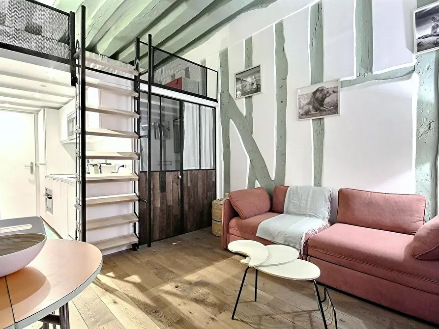 Immagine 3 di Appartamento in affitto  in Rue des Gravilliers a Paris 03