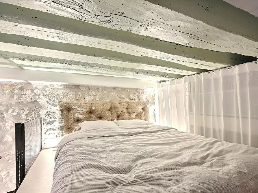 Immagine 2 di Appartamento in affitto  in Rue des Gravilliers a Paris 03