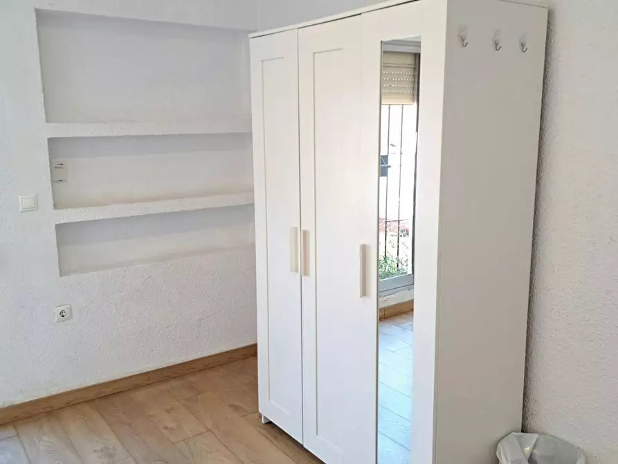 Immagine 7 di Camera in affitto  in Carrer del Riu Escalona a Valencia