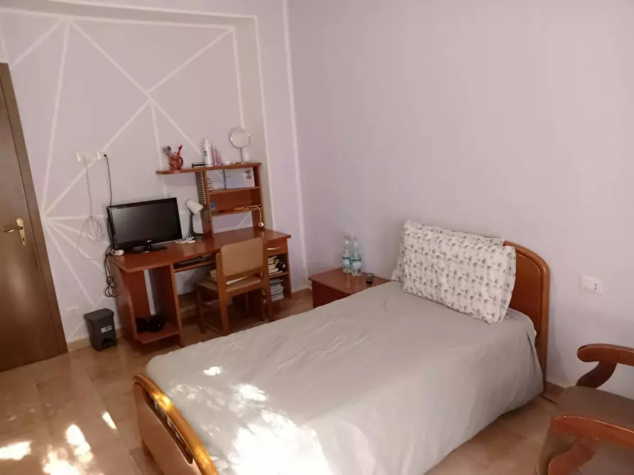 Immagine 1 di Camera in affitto  in Via Demonte a Milano