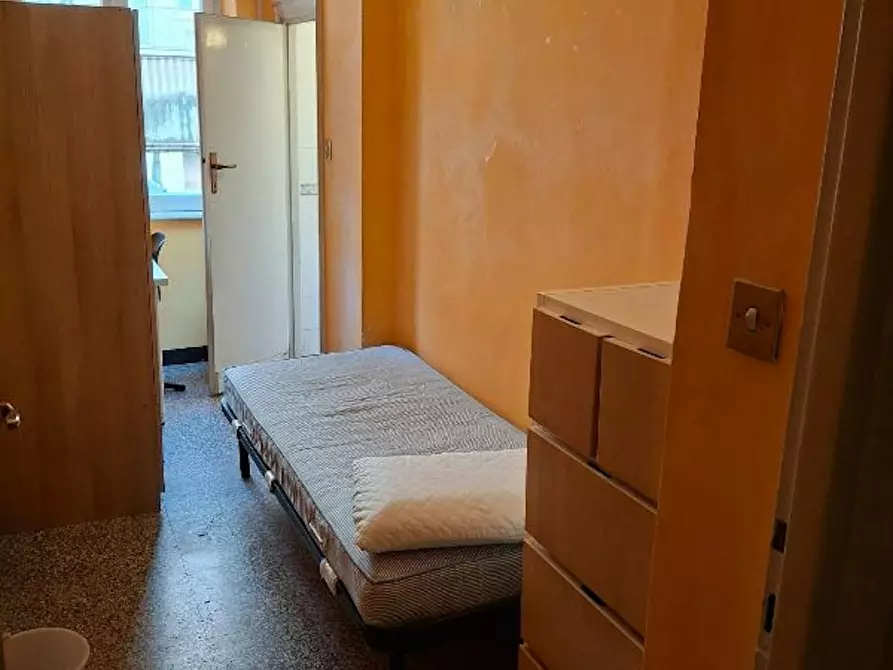 Immagine 9 di Camera in affitto  in Via Ugo Balzani a Roma