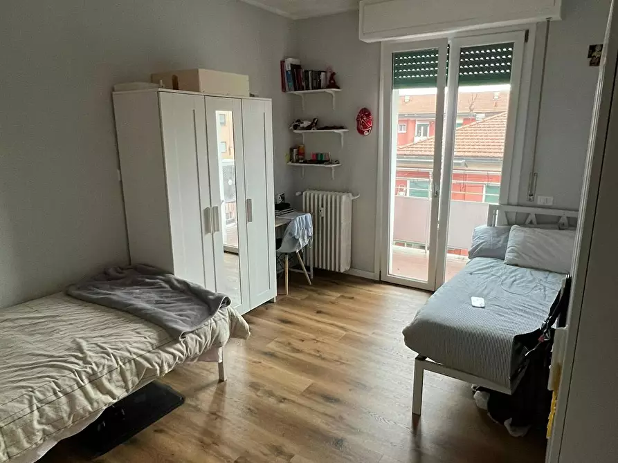 Immagine 1 di Camera condivisa in affitto  in Via Lorenteggio a Milano