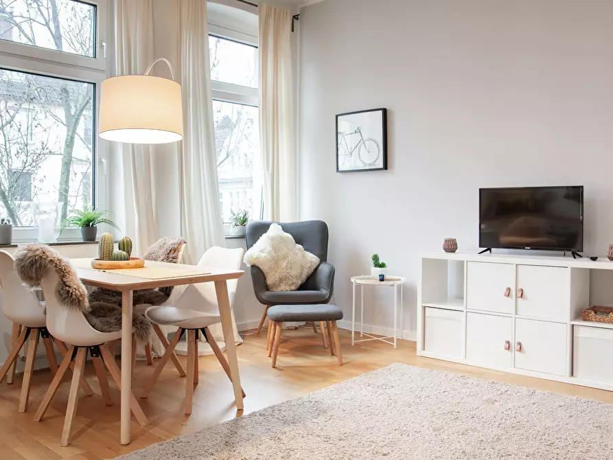 Immagine 7 di Casa indipendente in affitto  in Oberbilker Allee a Düsseldorf