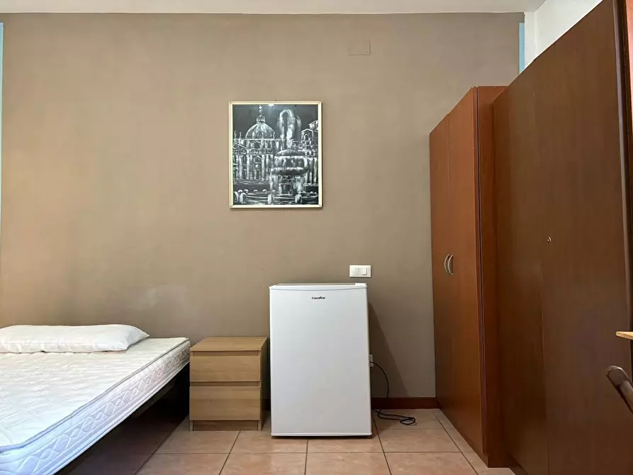 Immagine 3 di Camera in affitto  in Via Alessandro Brisse a Roma