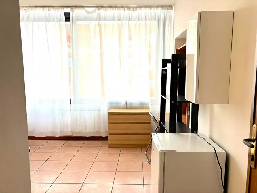 Immagine 3 di Camera in affitto  in Via Alessandro Brisse a Roma