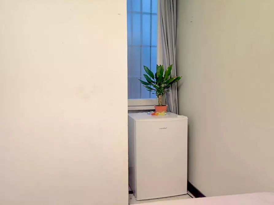 Immagine 5 di Camera in affitto  in Via Livorno a Roma