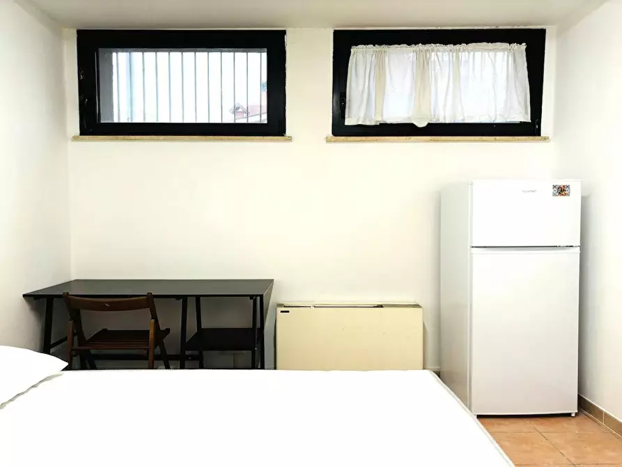 Immagine 2 di Camera in affitto  in Via Alessandro Brisse a Roma