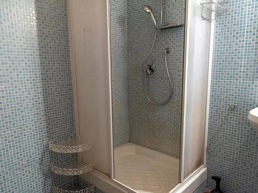 Immagine 8 di Camera in affitto  in Via Napoleone III a Roma