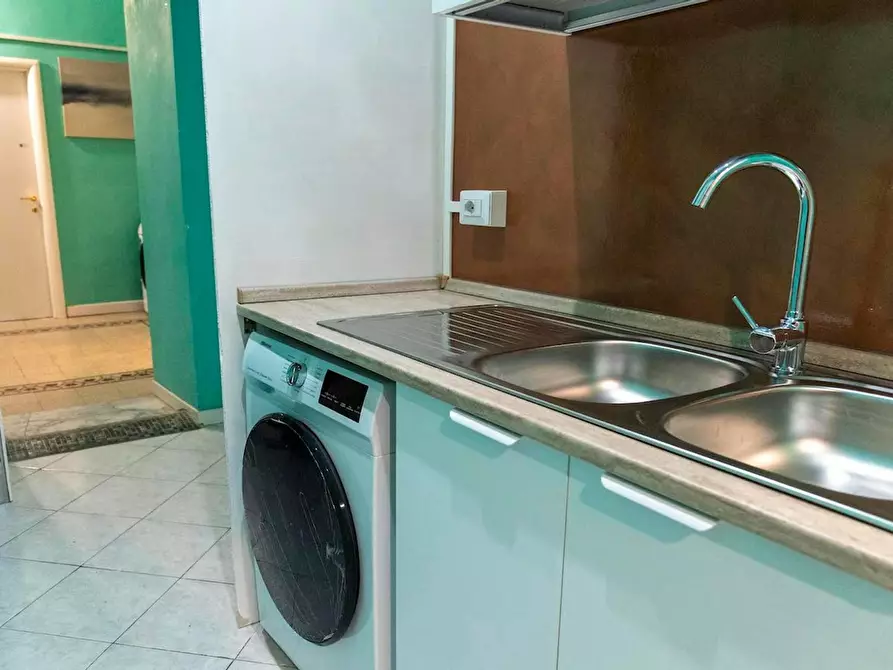 Immagine 9 di Camera in affitto  in Via Napoleone III a Roma