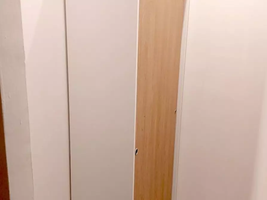 Immagine 3 di Camera in affitto  in Via Edoardo Jenner a Roma