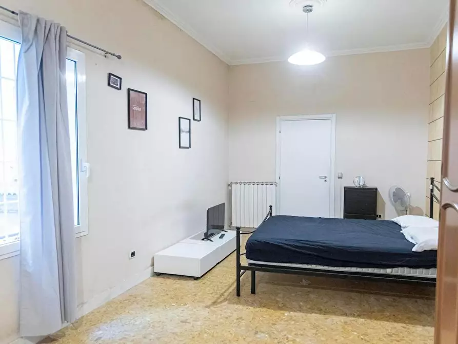 Immagine 2 di Camera in affitto  in Via Napoleone III a Roma