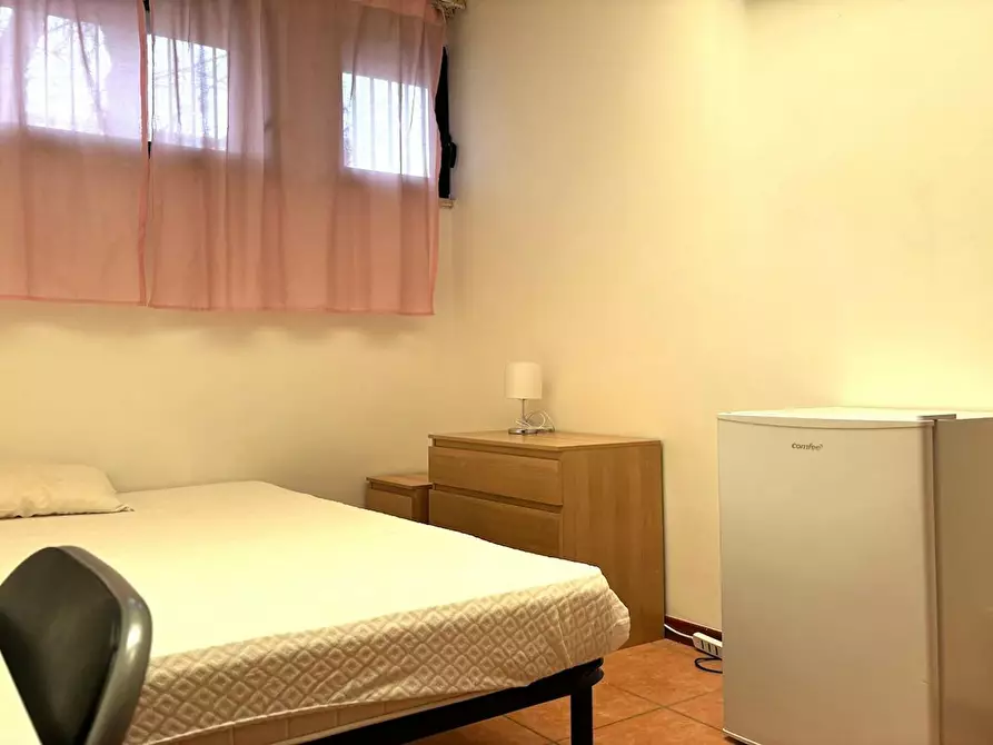 Immagine 2 di Camera in affitto  in Via Alessandro Brisse a Roma