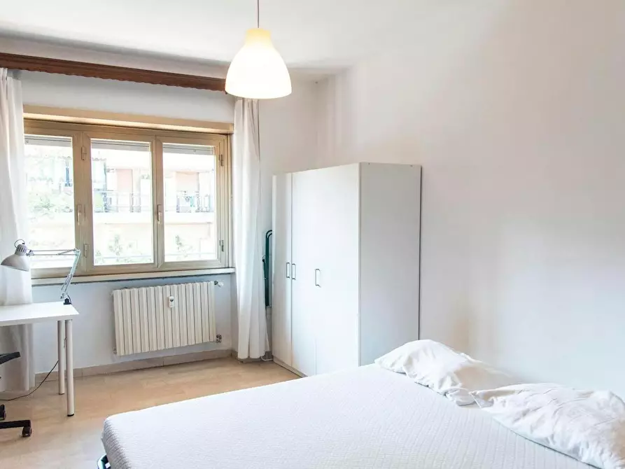 Immagine 1 di Camera in affitto  in Via Laurentina a Roma