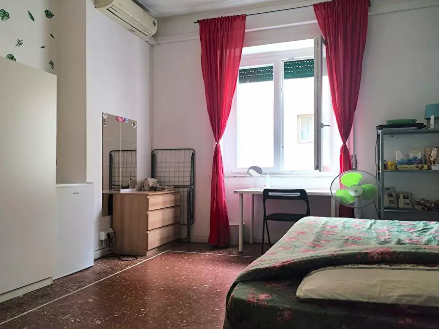 Immagine 2 di Camera in affitto  in Via Oreste Tommasini a Roma