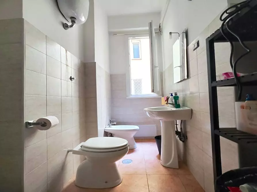 Immagine 9 di Camera in affitto  in Via Oreste Tommasini a Roma