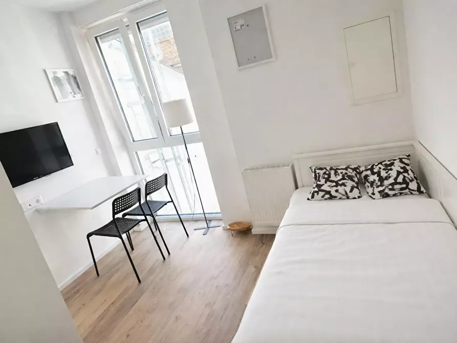 Immagine 7 di Appartamento in affitto  in Neckarstraße a Stuttgart Stuttgart-Mitte