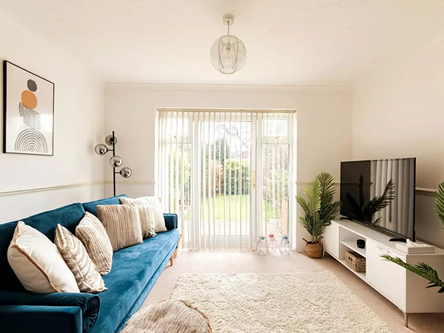 Immagine 2 di Casa indipendente in affitto  in Keats Avenue a Reigate and Banstead