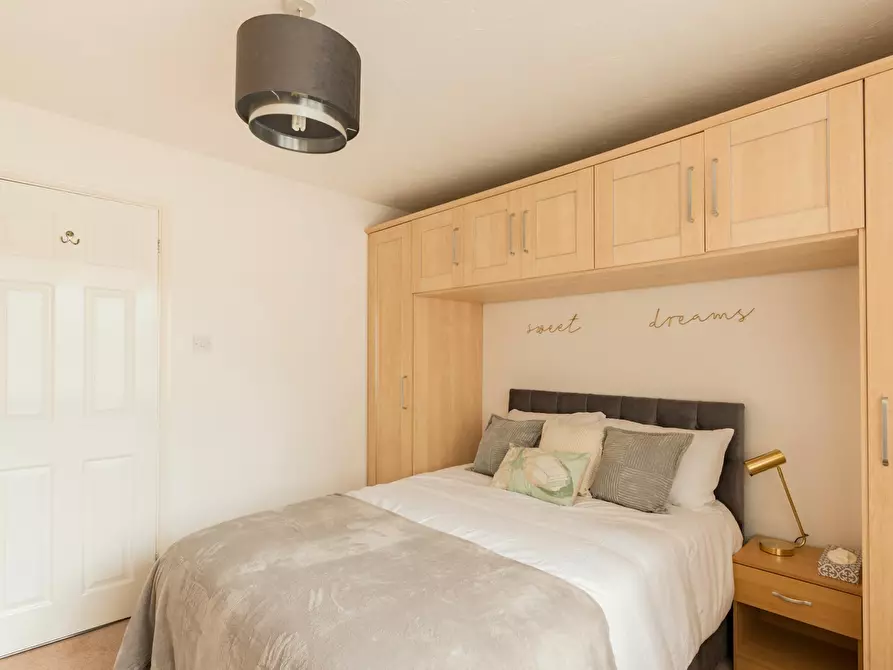 Immagine 5 di Casa indipendente in affitto  in Keats Avenue a Reigate and Banstead