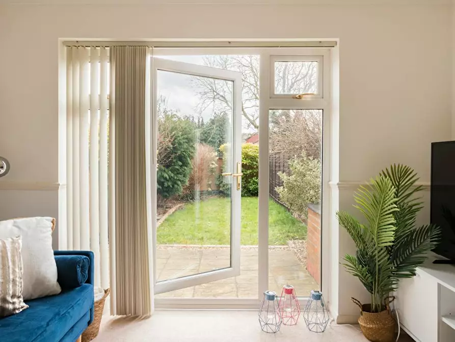 Immagine 8 di Casa indipendente in affitto  in Keats Avenue a Reigate and Banstead