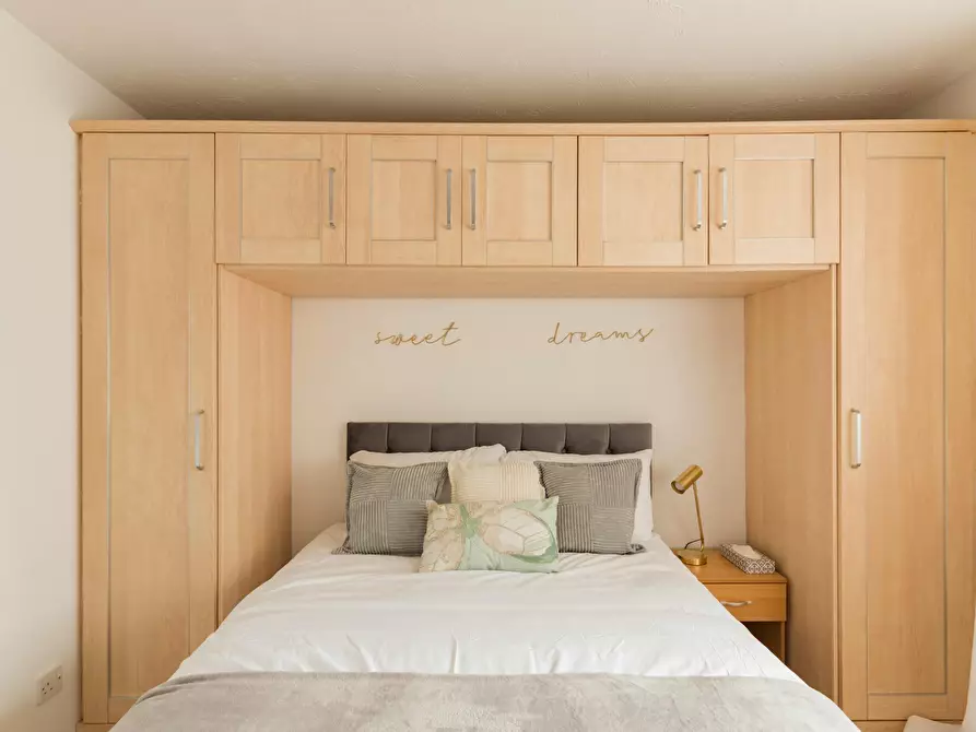 Immagine 4 di Casa indipendente in affitto  in Keats Avenue a Reigate and Banstead